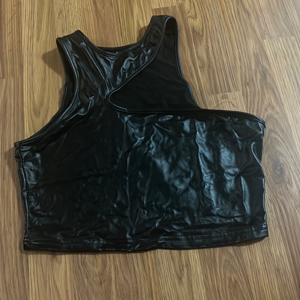 Crop tank